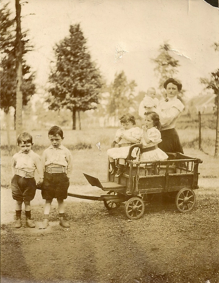 Eugenie-Prouvost-Masurel-ses-cinq-enfants